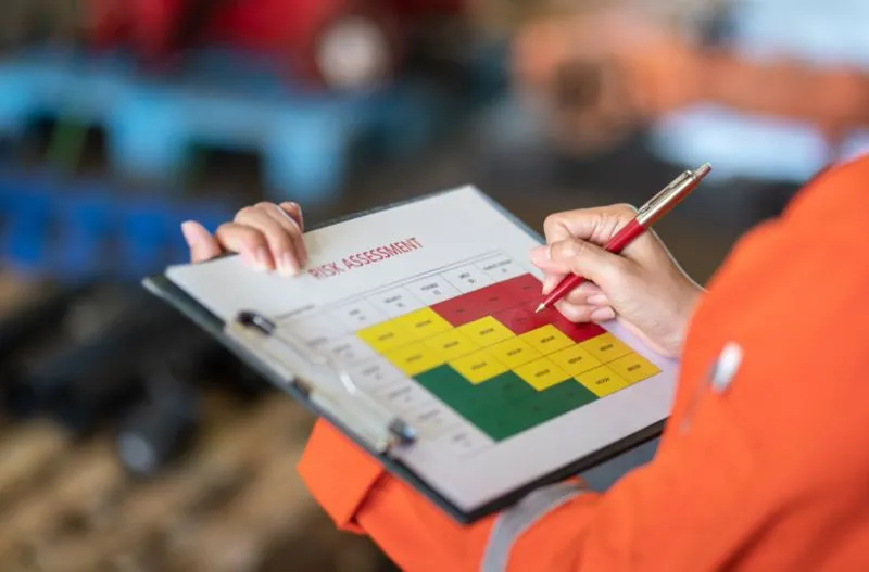 metodología de identificación de peligros en terreno y evaluación de riesgos de la empresa